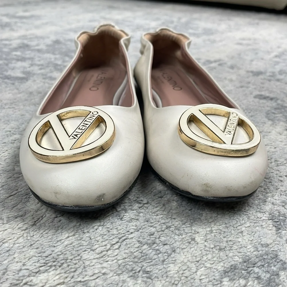 Valentino Calliope Leather Ballet Flats V Medallion Ivory Cream Sz 8 - Picture 3 of 14
